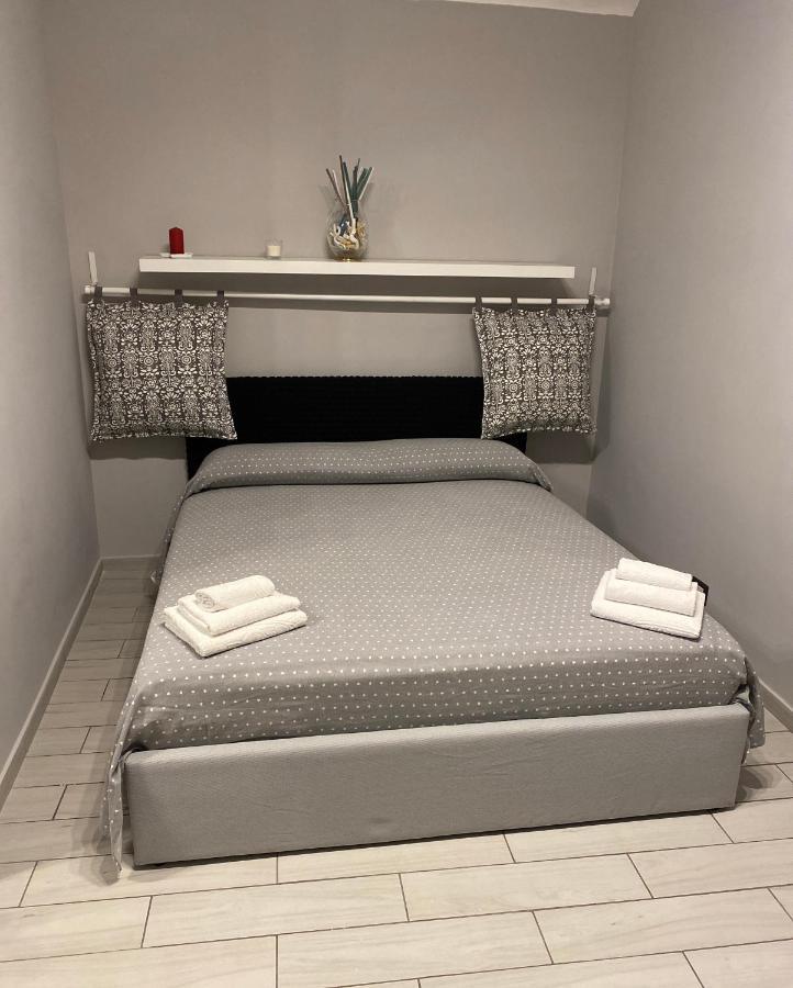 Ropelli Santa Chiara Apartment Naples Luaran gambar
