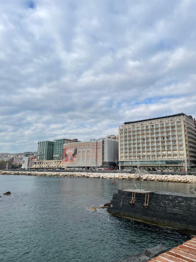 Ropelli Santa Chiara Apartment Naples Luaran gambar